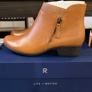 Rockport Women's Carly Ankle Boots